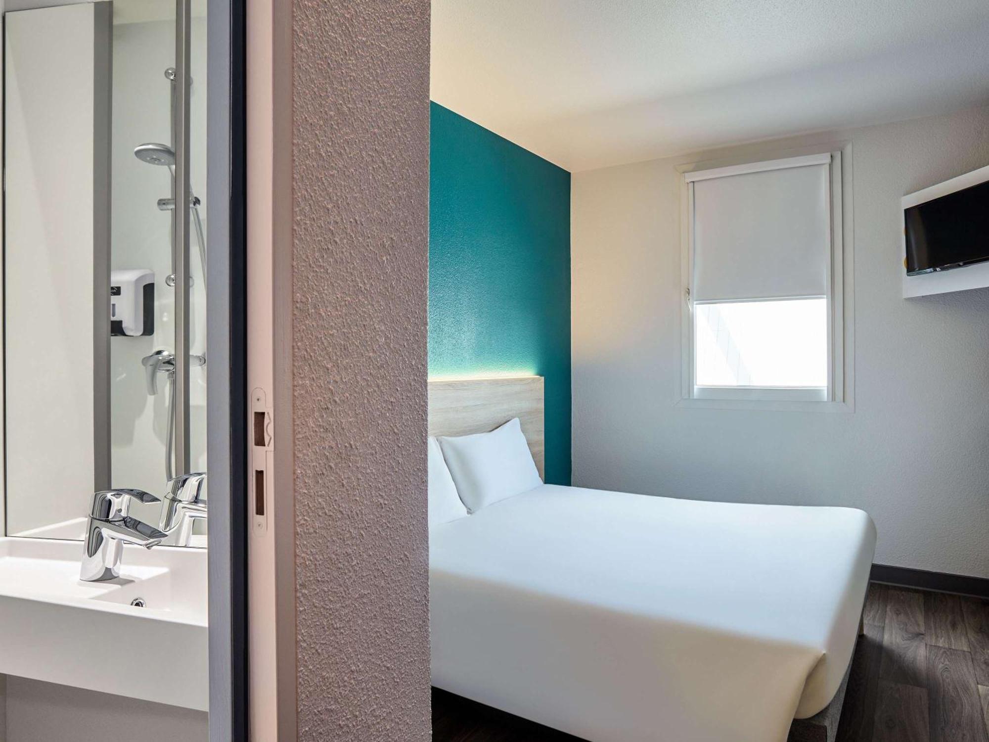 Hotelf1 Clermont Ferrand Est Ngoại thất bức ảnh