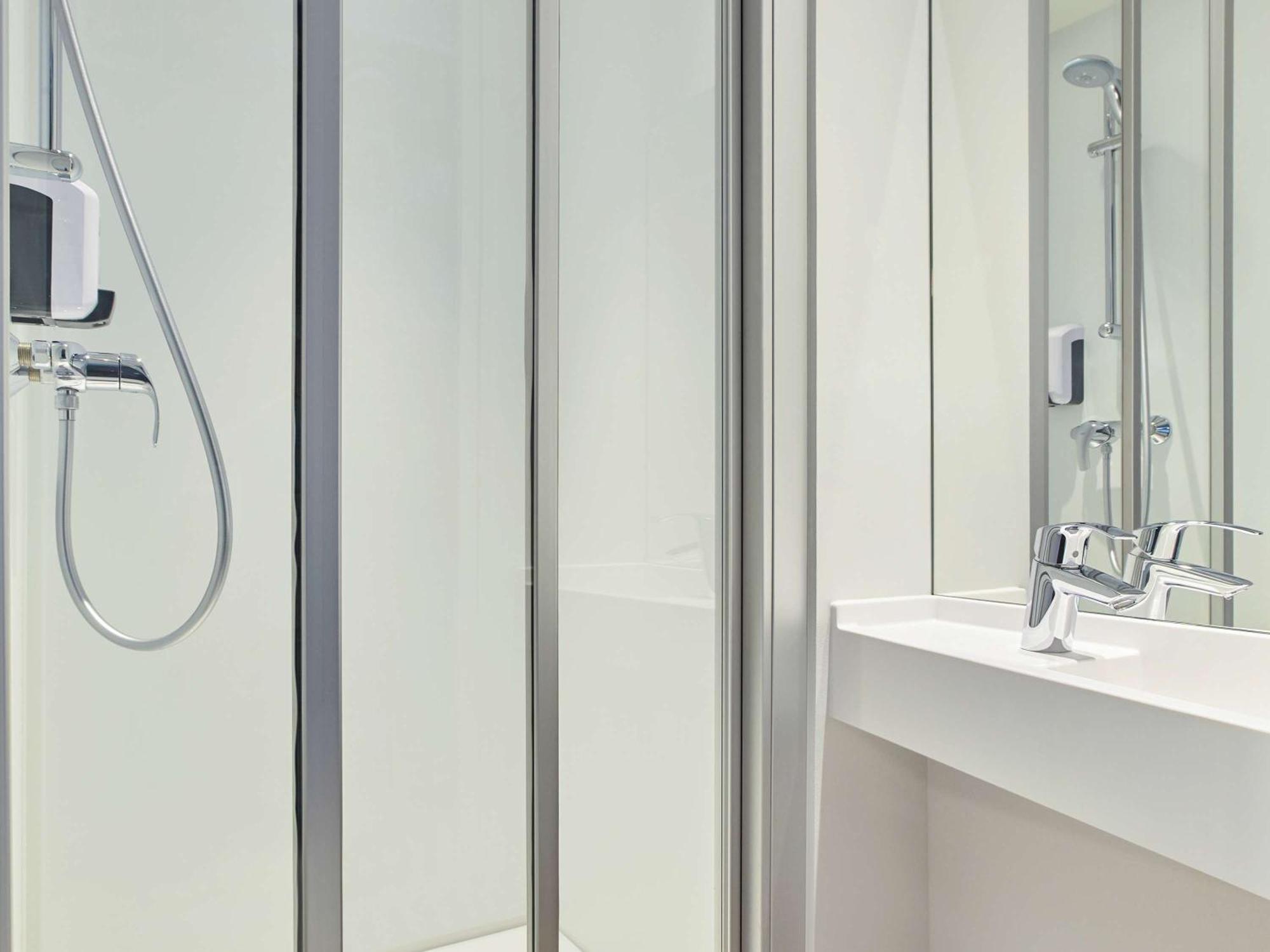 Hotelf1 Clermont Ferrand Est Ngoại thất bức ảnh
